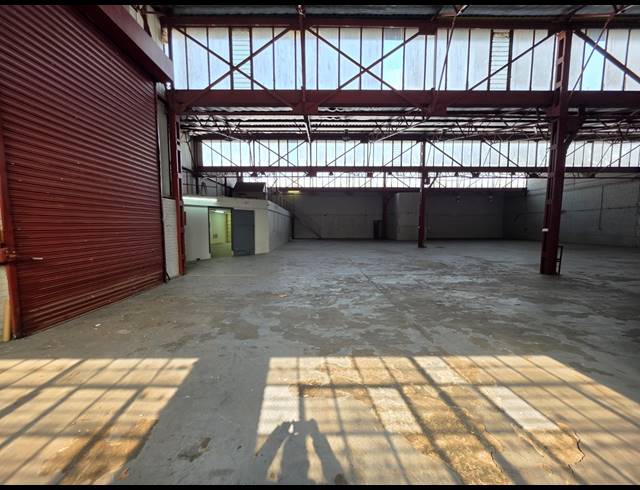 1,266M² WAREHOUSE TO LET IN REUVEN